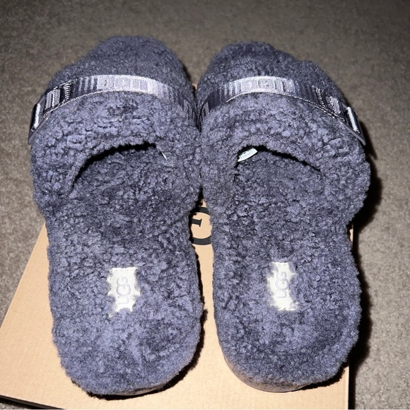 UGG Fluffita - Picture 3 of 11